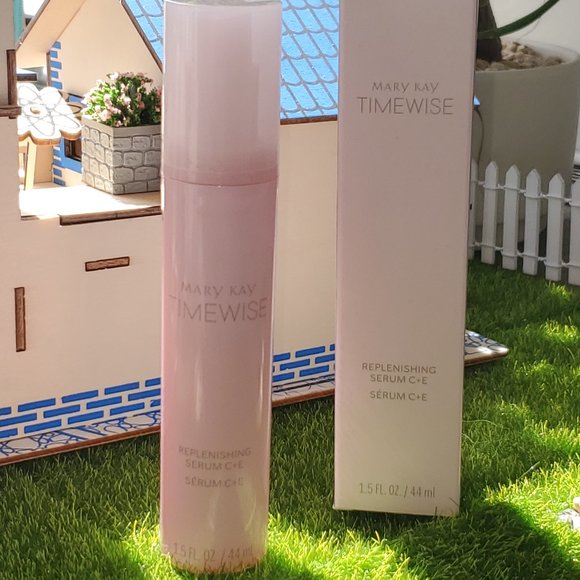 Mary Kay Replenishing Serum C+E - Picture 2 of 8